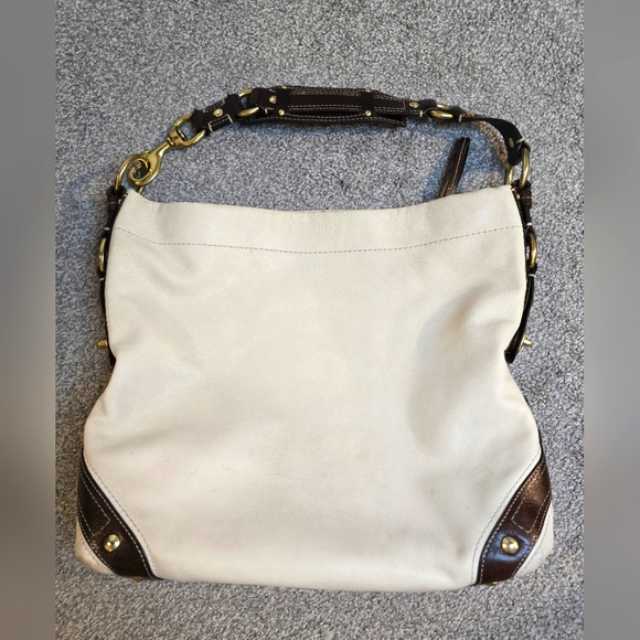 Coach Handbags - Coach Carly Hobo Shoulder Bag Pebbled Leather Off White Gold Hardware